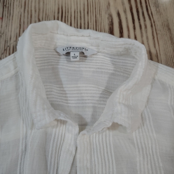 Liverpool White Textured Blouse Size Medium - Picture 2 of 3